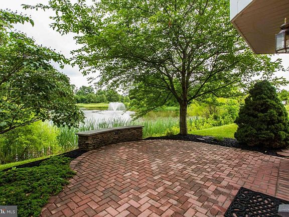3rd image of 15242 Golf View Dr