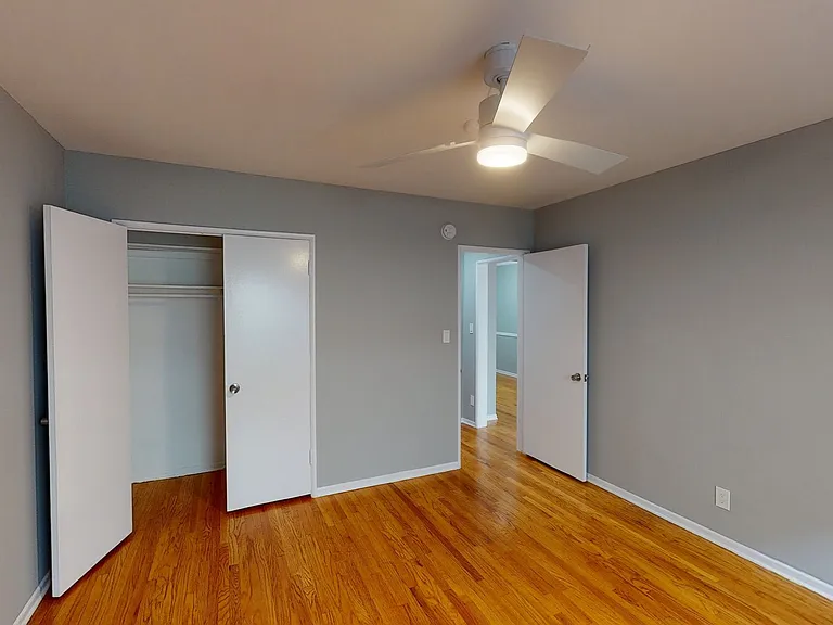 Rowena Avenue Apartments — Photo 12