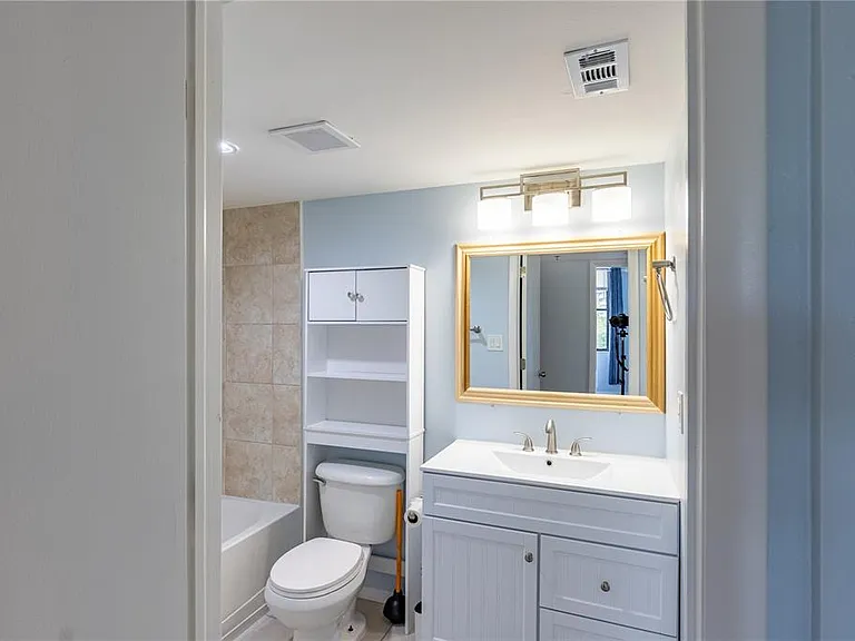 701 S Madison Ave #401 — Photo 24