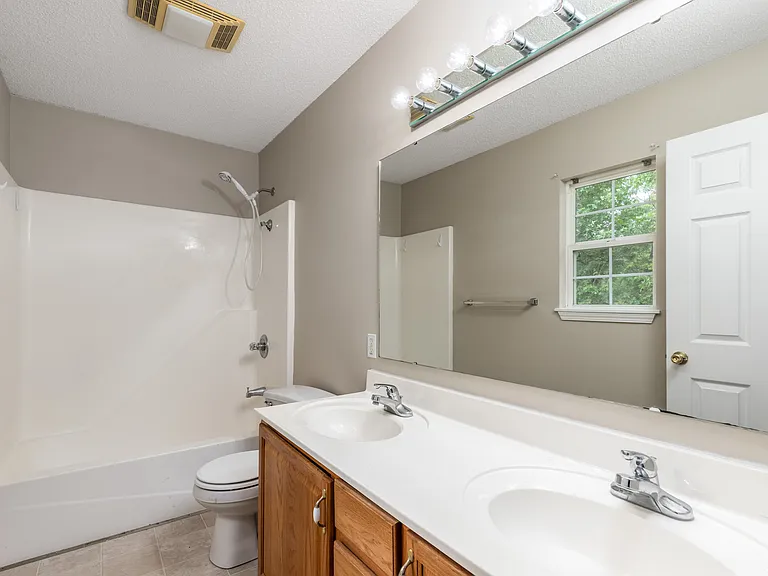 131 Sawmill Ln — Photo 14