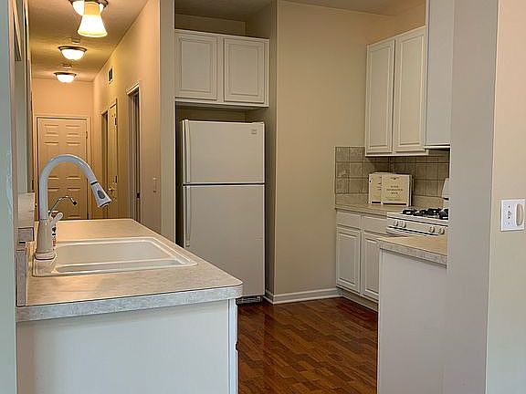 3rd image of 3420 Teal Ct