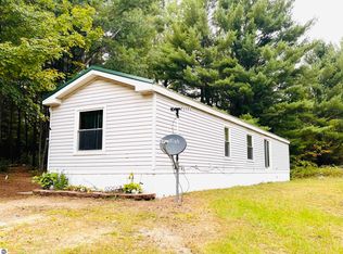 785 E 46th Rd, Cadillac, MI 49601