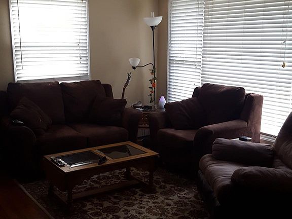 5th image of 207 Dickinson Ave