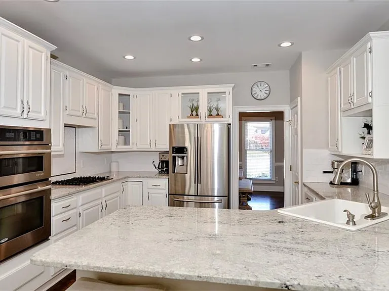310 Windsor Gate Cv — Photo 17