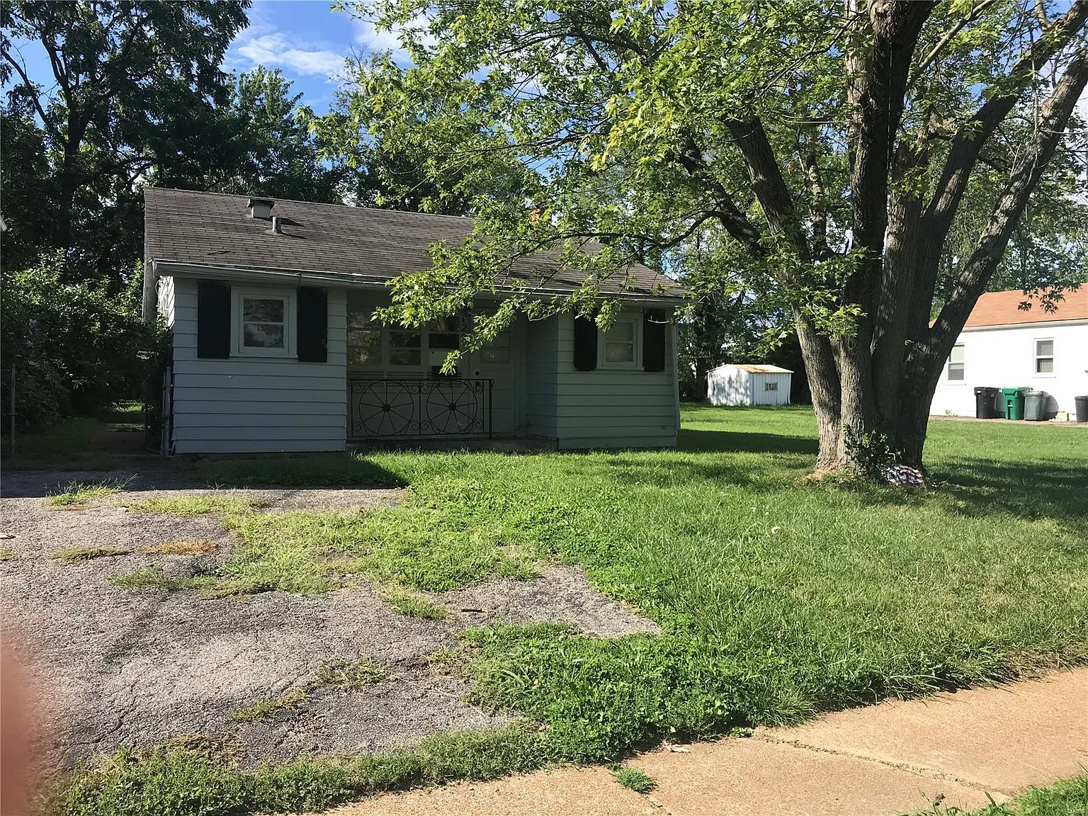 122 Monica Dr photo 1