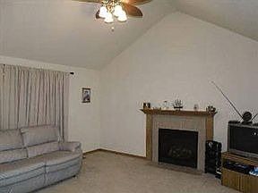 3rd image of 945 N Hickory Dr