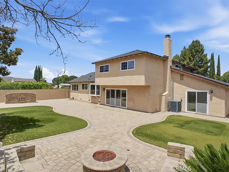 334 W Avenida De Las Flores — Photo 22