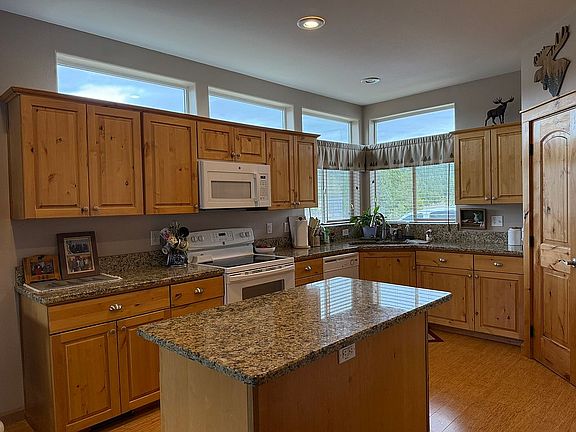 Light & bright kitchen