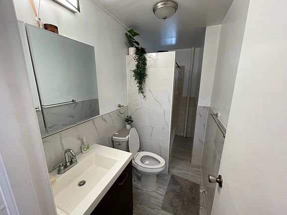 3rd image of 203 E 82nd St APT 1