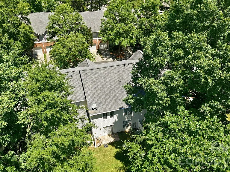 10781 Essex Hall Dr — Photo 36