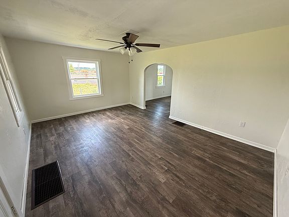 3rd image of 154 Clay Ave SE