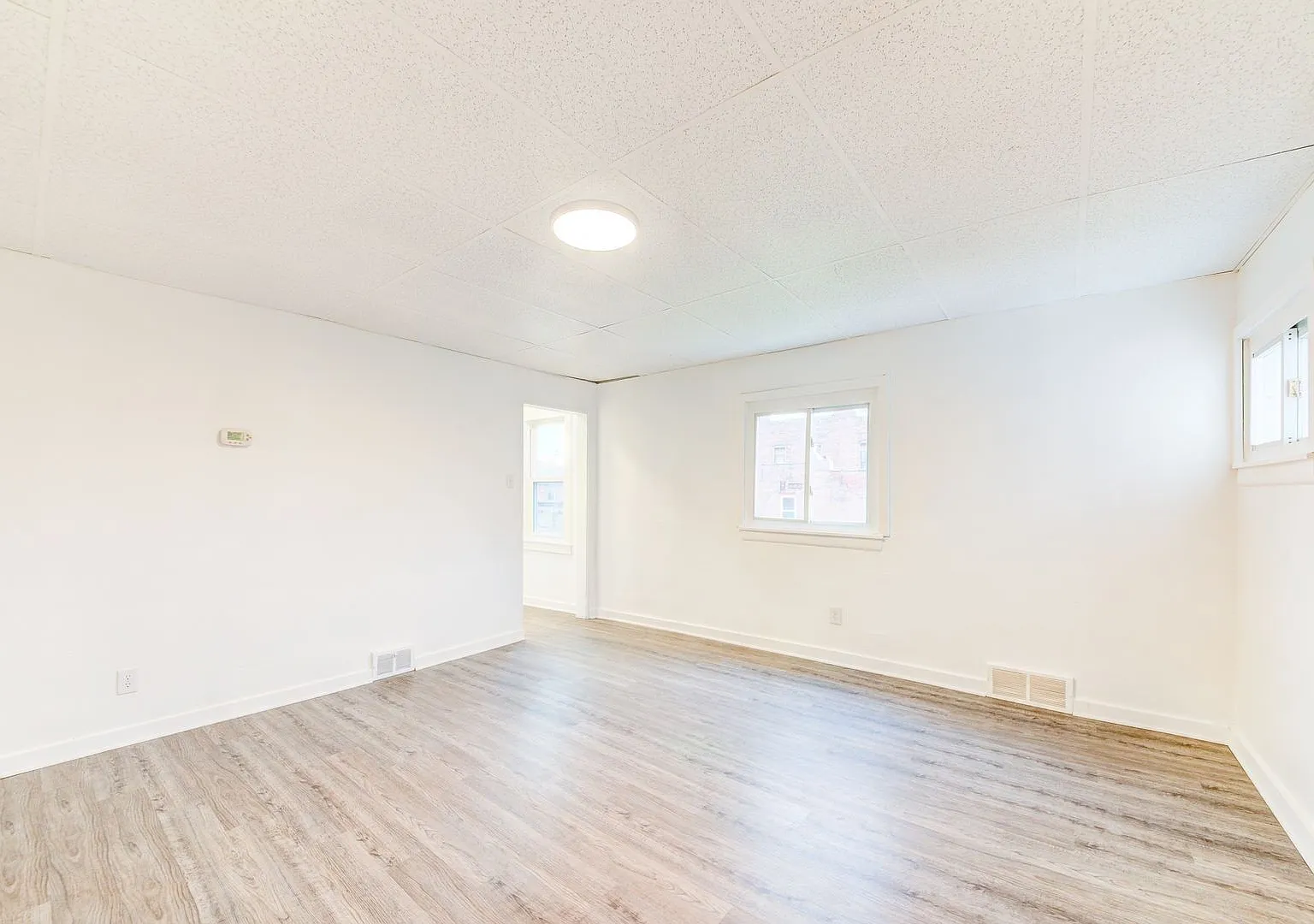 04 - 615 E Warrington — Photo 4