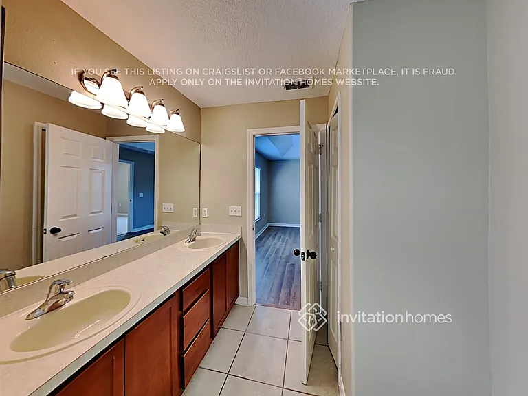 327 Huron Dr — Photo 17