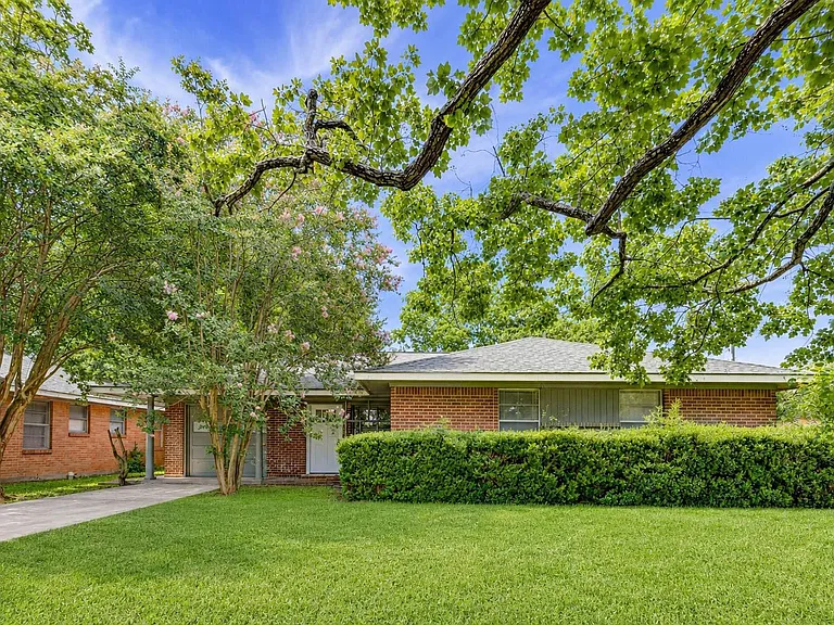 4026 Omeara Dr — Photo 1