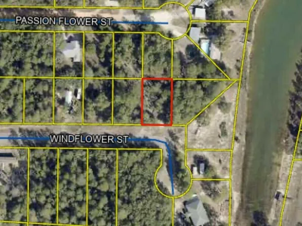 8 Windflower St, Defuniak Springs, FL 32433