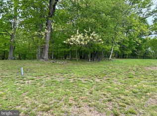 10 Wampum Ln, Hedgesville, WV