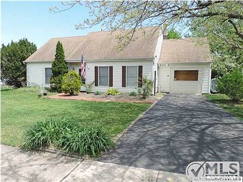 1st image of 229 Hearth Ct W