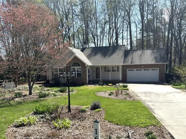 1609 Underpass Rd, Advance, NC 27006