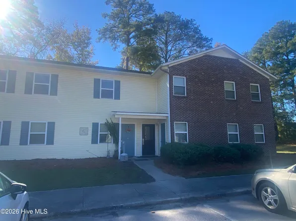 225 Cordell Cir, Jacksonville, NC 28540
