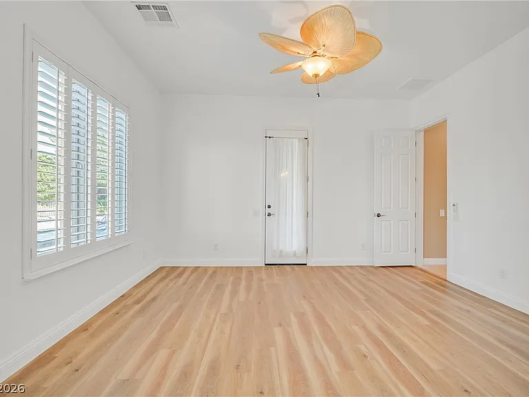 2184 Pont National Dr — Photo 16