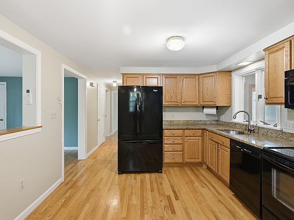 3rd image of 34 West Road