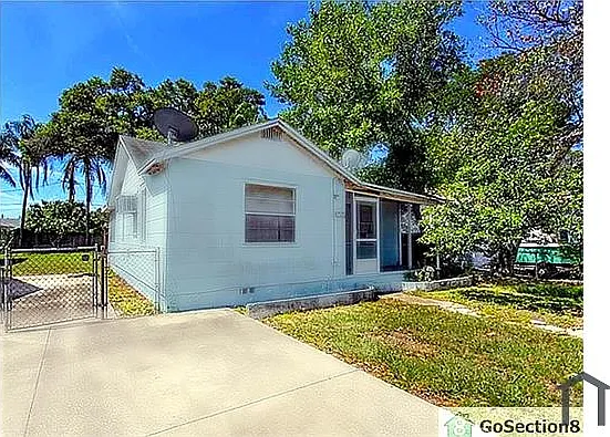 3 bed, 686 sqft, $2,000 — Photo 1