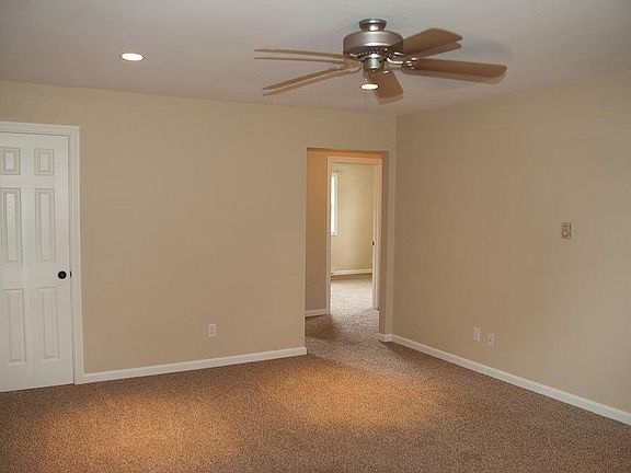 3rd image of 512 Lawndale Dr
