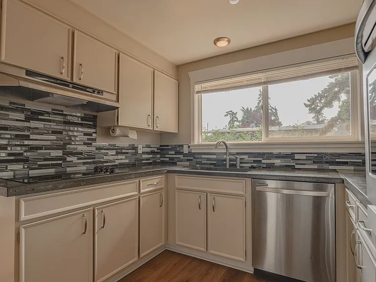 4409 S 292nd St — Photo 7