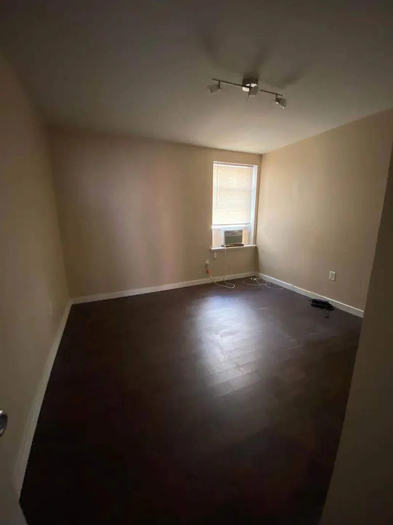 1428 W Master St. — Photo 2