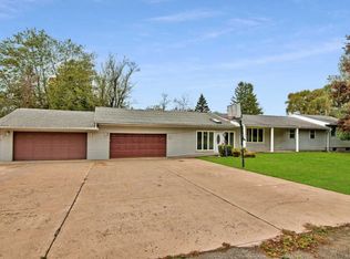 1531 Upper Fords Pond Rd, Clarks Summit, PA 18411