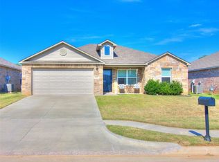 915 Karlee Ct, Midwest City, OK 73130