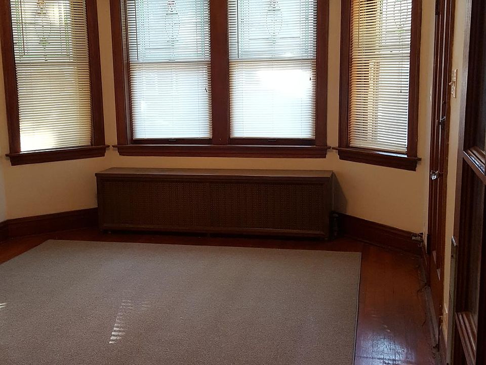 1st image of 3829 S Winchester Ave #1