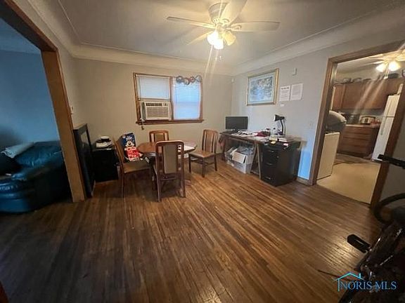 2nd image of 1519 Belmont Ave
