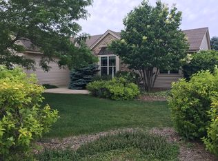 3634 Rivers Crossing Dr, Waukesha, WI 53189