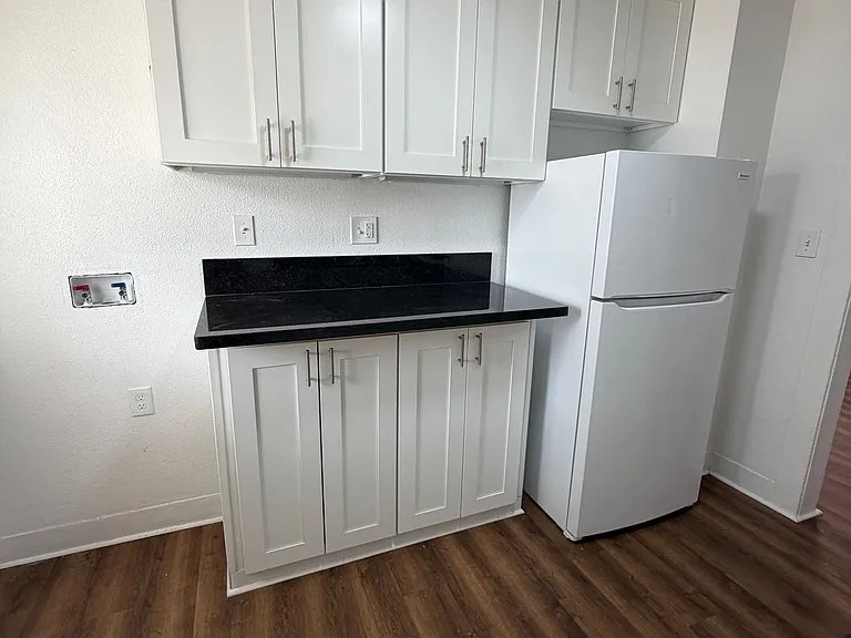 254 Denver St — Photo 9