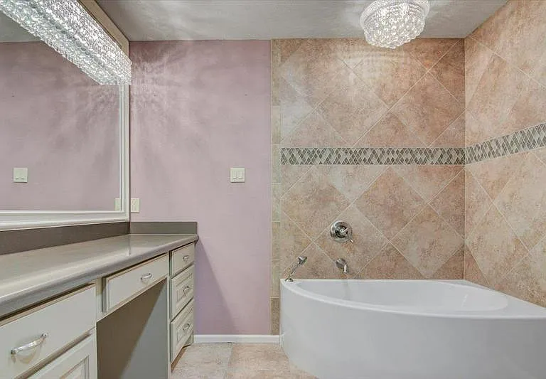 951 Sunmeadow Dr — Photo 14