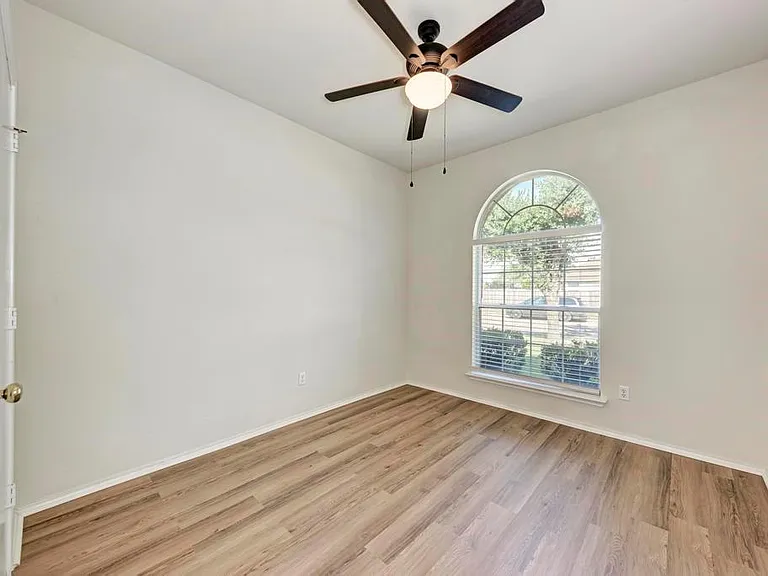 1203 Tricia Cv — Photo 24