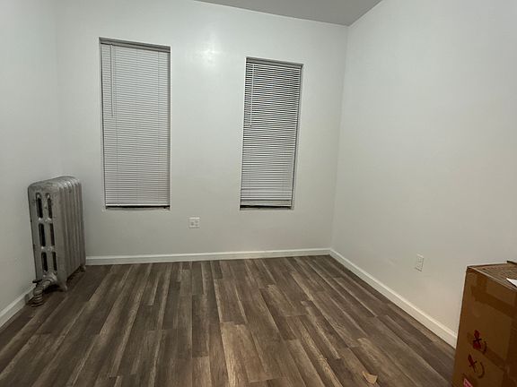 5th image of 734 Sheffield Ave #3