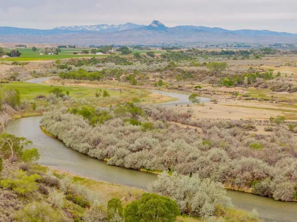 1002 Lane 11 1/2, Powell, WY 82435