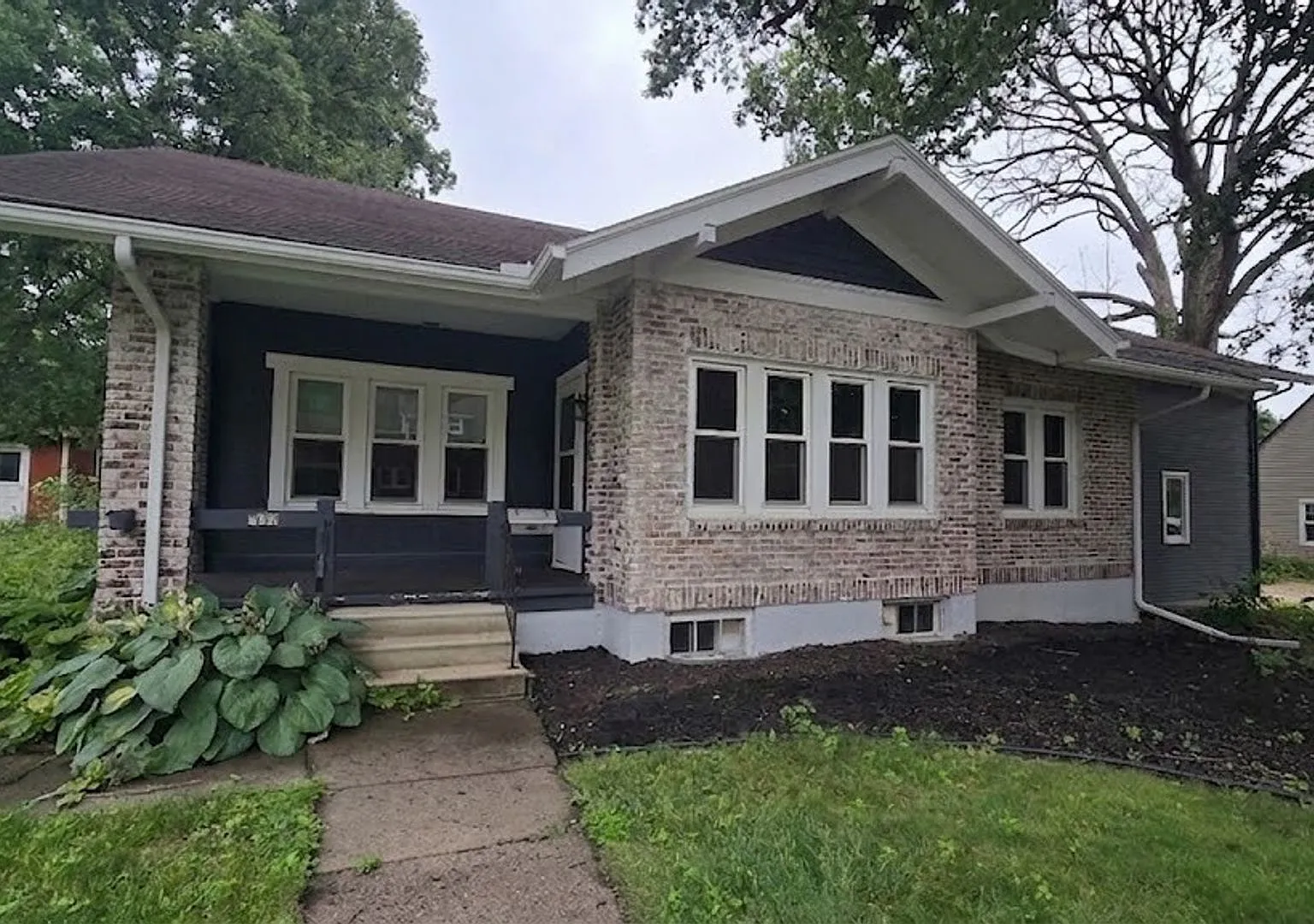 3 Bed 2 Bath House for Rent - Next to Cedar Heights Elementary School — Photo 2