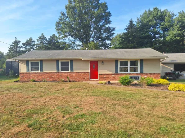 3752 W Temperance Rd, Lambertville, MI 48144