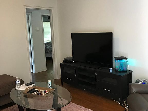 3rd image of 507 Dogwood St #1