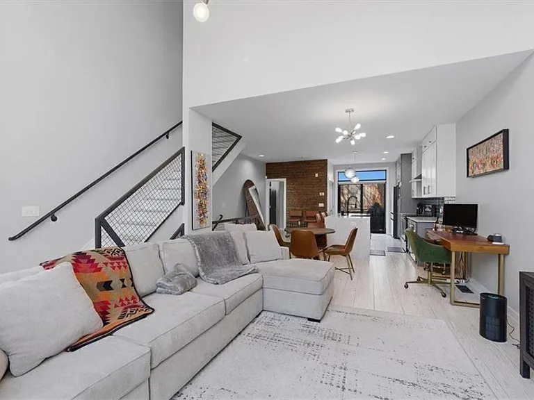 1250 Breuer Mews NW — Photo 7