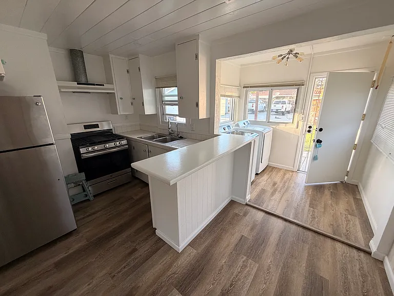 116 W Elm St #115 — Photo 10
