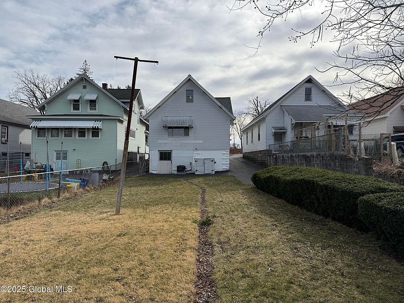 4th image of 1744 Avenue H