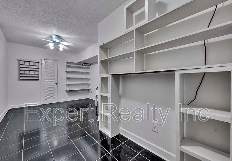 5501 Heath Row Dr — Photo 32