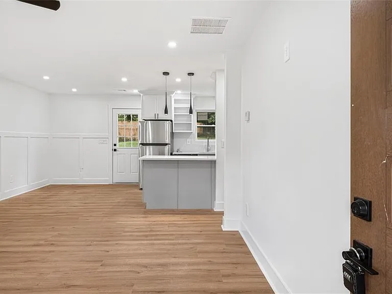 2353 Clarissa Dr NW — Photo 24
