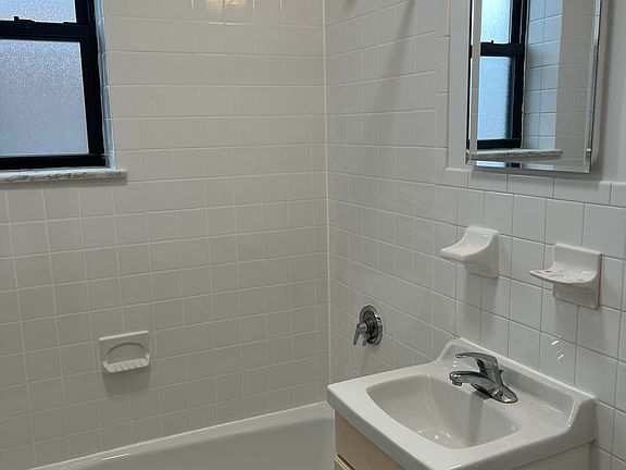 4th image of 41-11 47th Ave #4D