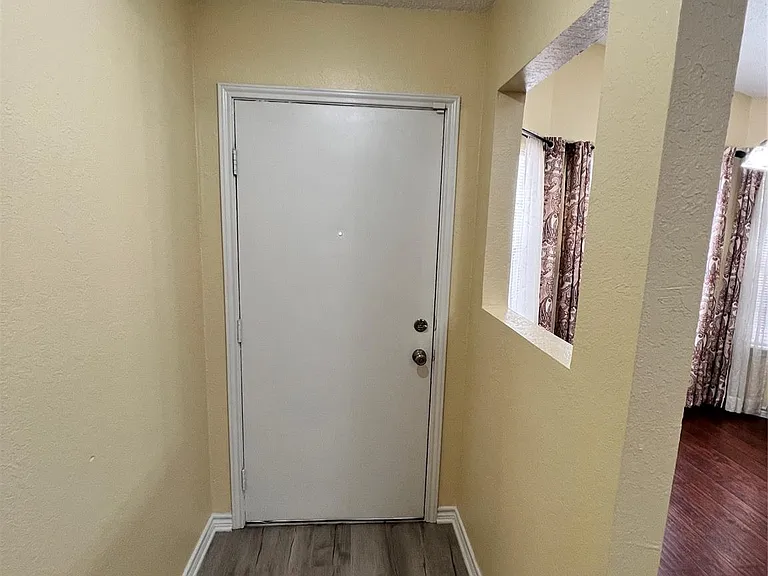 16202 Edgerly Ct — Photo 3