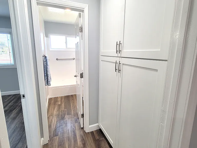 Marquis Apartments — Photo 18